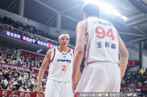 队记：季后赛比拼的是短时间内的博弈 现在轮到上海当“下狗”了配图