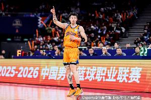 媒体人:张镇麟问题不大&防守端做了很多事 他仍是上海男篮的阵眼配图