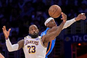 SGA有望加入！NBA历史仅3人连庄MVP+总冠军：指环王 乔丹 詹姆斯配图