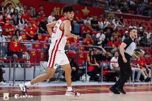 三分还不错!王浩然8中3&三分5中2拿到10分5板 正负值+9配图