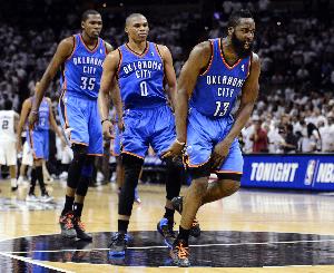 KD:三少时期雷霆崛起太快管理层没跟上节奏 想保持竞争力得砸钱配图