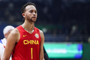 解说:归化的事已经冻结了 短期内不用再想了 但李凯尔是可征召的配图