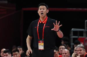 京媒:李楠将成为队史第11任主教练 许利民卸任后将获荣誉性职务配图
