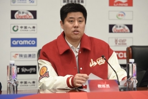 山西篮协副主席：潘江仍会在俱乐部任职 新帅很可能是助教布扎斯配图
