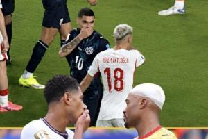 记者：巴拉圭足协已正式向FIFA投诉，质疑贝林捂嘴未染红双标配图