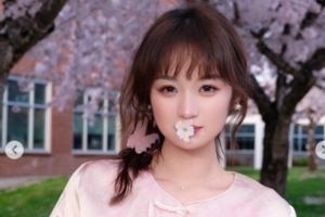 开拓者官方祝杨瀚森21岁生日快乐!小杨女友INS转发配图