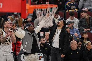 哈利伯顿:我感觉身体棒极了 又能像健康的NBA球员那样在赛场飞奔配图