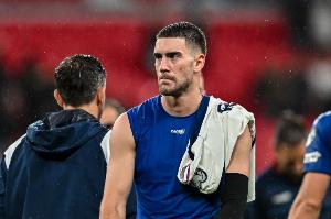 意媒：尤文最后一次尝试和DV9续约，并设定了球员答复的最后期限配图