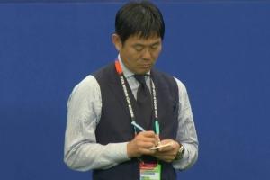 笔记都在记些什么？森保一：记录好和不好的地方，和助教球员沟通配图