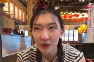 韩旭更新WNBA日常vlog:没有什么比一顿火锅更让我觉得放松的了配图