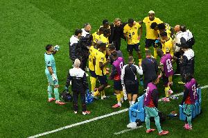 墨西哥vs厄瓜多尔照常补水，TA：FIFA公告已删除“不补水”的表述配图