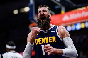 去年瓦兰想回欧洲掘金强行留下 今年却要交易甚至裁掉他配图