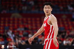 正负值-22全场最低！高诗岩17分钟2中1拿2分 有4犯规配图