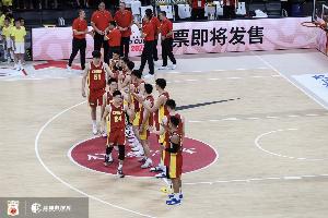 媒体人：男足踢不了世界杯 中国男篮也打不了世界杯了吗配图