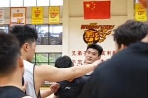 广东男篮晒训练视频：夏训队伍扩容 休赛期沉淀磨炼配图