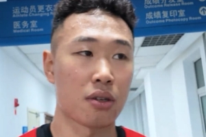 说一句话送给晚上的自己？贺希宁：干就完了配图