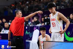 中国男篮打成这样&外界骂声一片 人们期待的东西与现实差距太远配图