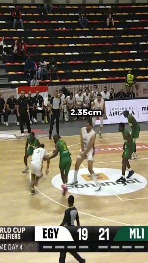 现役最高！埃及2米36巨人中锋现身世预赛 NBA历史最高球员2米31配图