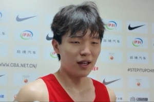 杨瀚森：通过训练磨合一起在场上打出默契 今天晚上全力去拼配图