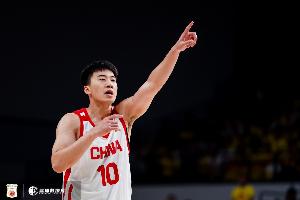 有机会得更坚决一些！王俊杰半场15分钟 6中2拿6分3板2助配图