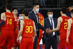苏群：当年我为杜锋据理力争一般人看不懂 评论不依不饶没有人性配图