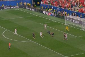 摩洛哥2-0领先加拿大!乌纳希爆射破门完成双响,迪亚斯做球助攻配图