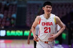 稳定扎实!胡金秋半场3中3高效拿下9分3板1助 正负值+15配图