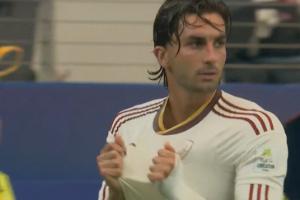 第74分钟，费兰替补登场，换下巴埃纳配图