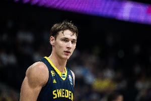 世预赛-瑞典88-79斯洛文尼亚 拉松21中10砍全场最高31分另2板3助配图