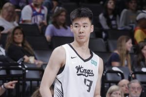 国王公布赌城夏联名单:阿卡夫&卡拉班在列 没有郭昊文配图