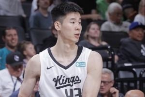 媒体人:郭昊文最后一场几乎没存在感 李贤重有可能拿到双向合同配图
