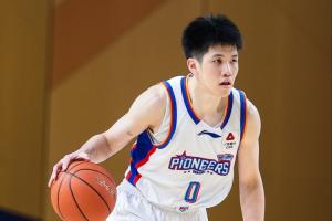 直播吧：天津男篮将给林庭谦开2年顶薪合同 但不确定后者是否接受配图