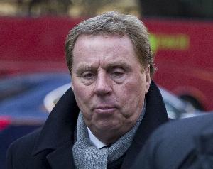 老雷：也许请英国首相给国际足联打个电话，能推翻宽萨的禁赛令配图