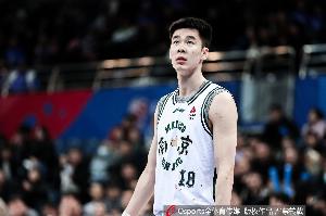 媒体人:同曦向郭昊文开出三年D类年薪600万的顶薪合同配图