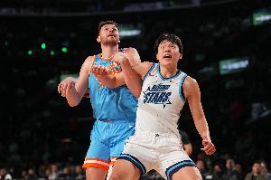 拓记:在NBA抢好篮板就能打10年以上 杨瀚森在这方面要努力加强配图