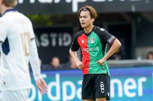 奈梅亨主帅:佐野航大应该不会去霍村 他的转会短时间内难解决配图