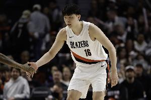 仅三次出手！杨瀚森半场6分5板3助+4失误4犯规 正负值+17全场最高配图