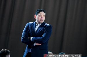 媒体人：钟诚新赛季将前往NBL 执教贵州猛龙俱乐部配图
