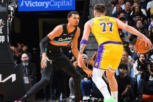 露天看台预测2030年NBA30大球员:文班&东契奇前二 弗拉格第六配图