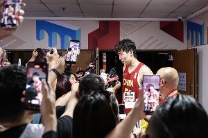 刘禹铖:杨瀚森语法不好咋了?中国人学那么多语法能跟老外交流吗配图