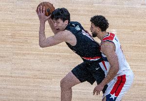 开拓者自媒体:杨瀚森需多拿球才能发挥特长 在NBA弱点易被放大配图